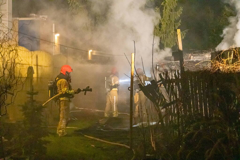 Veel rook bij brand in schuur