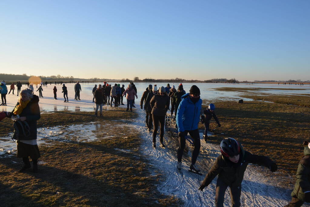 Schaatspret op natuurijs