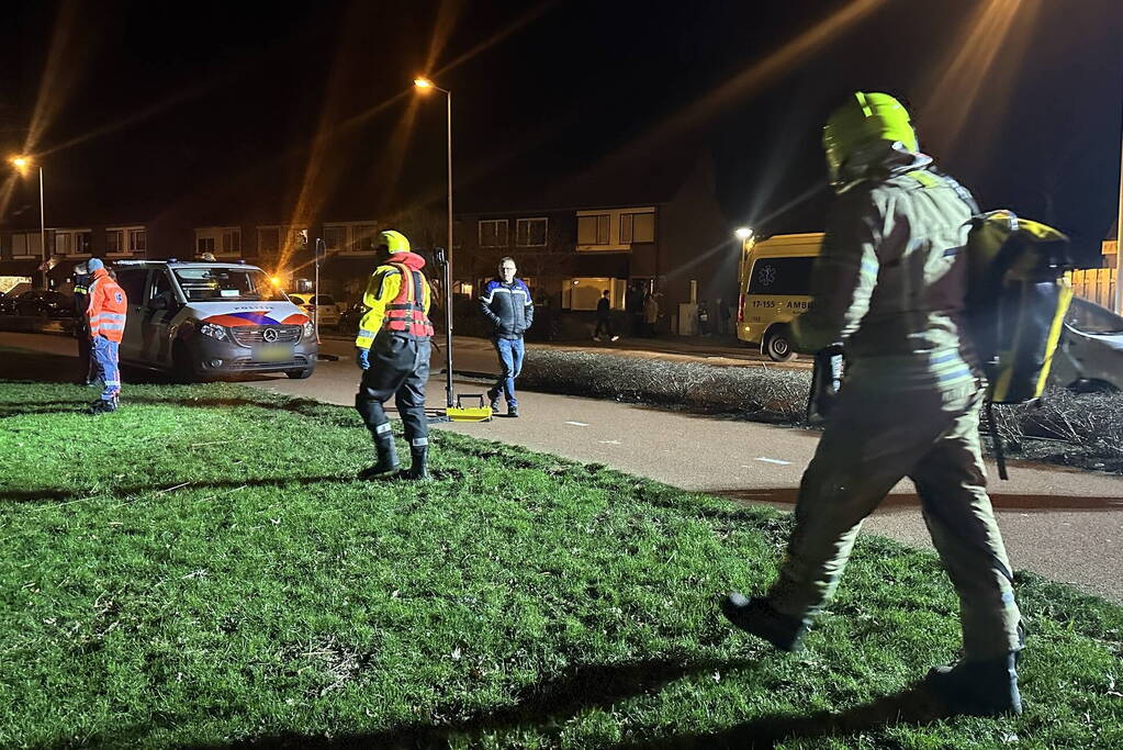 Hulpdiensten vinden fiets in water en starten zoekactie