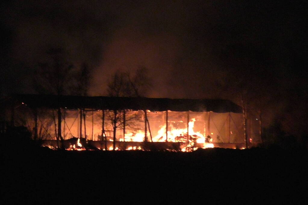 Grote brand in houtloods