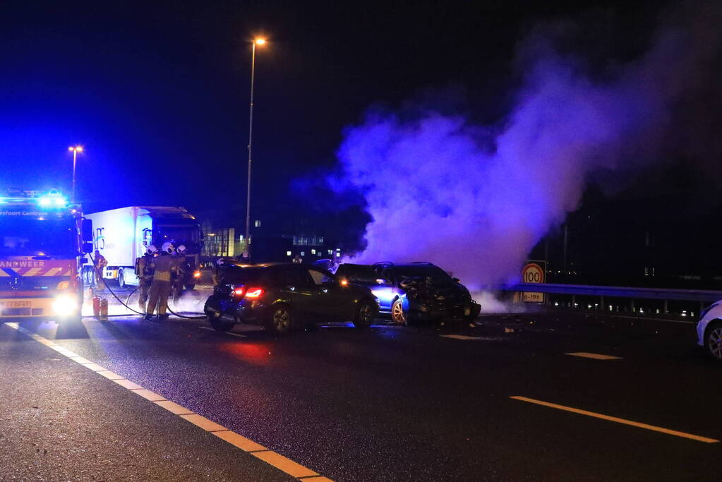Brand na ernstig ongeval op snelweg