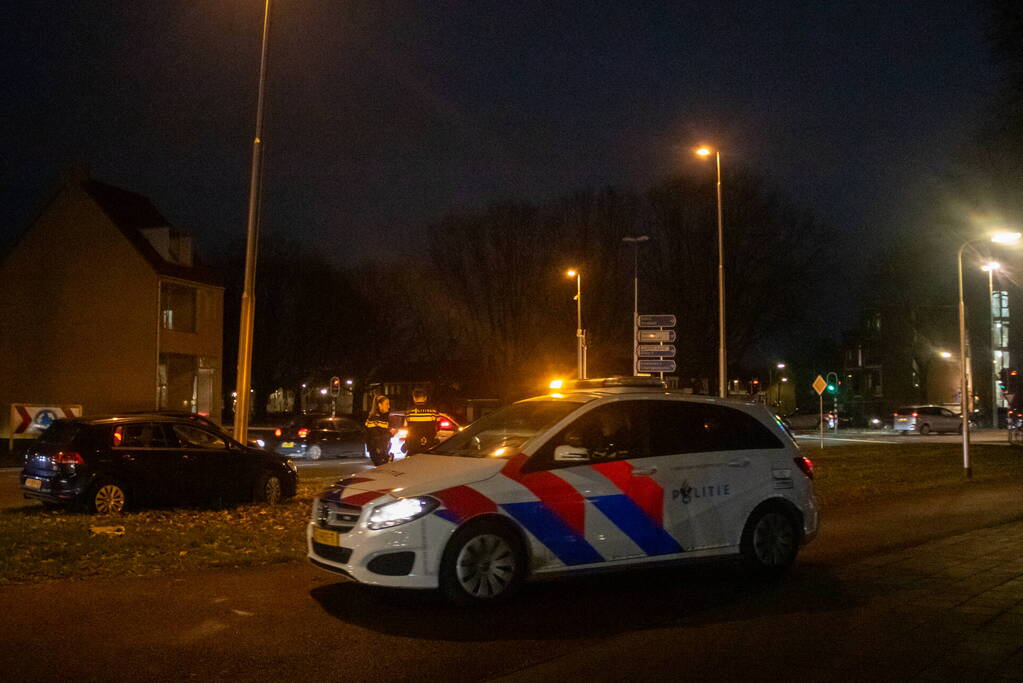 Twee gewonden bij ongeval tussen auto en paal