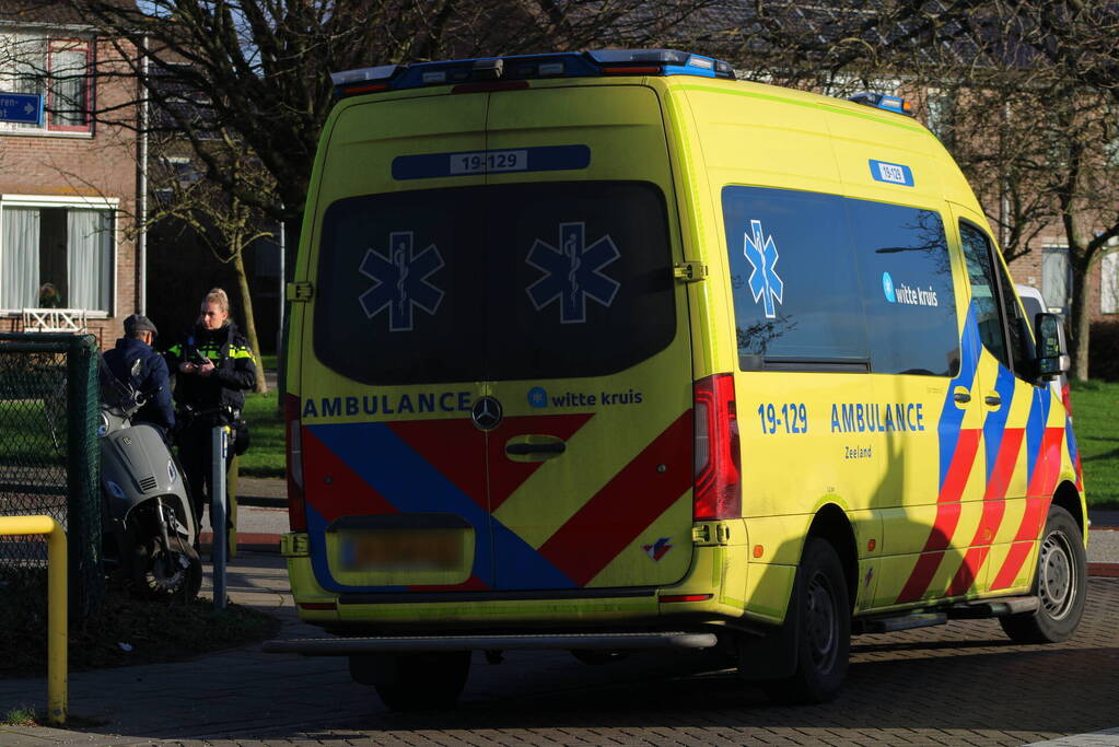 Scooterrijder gewond bij botsing met automobilist