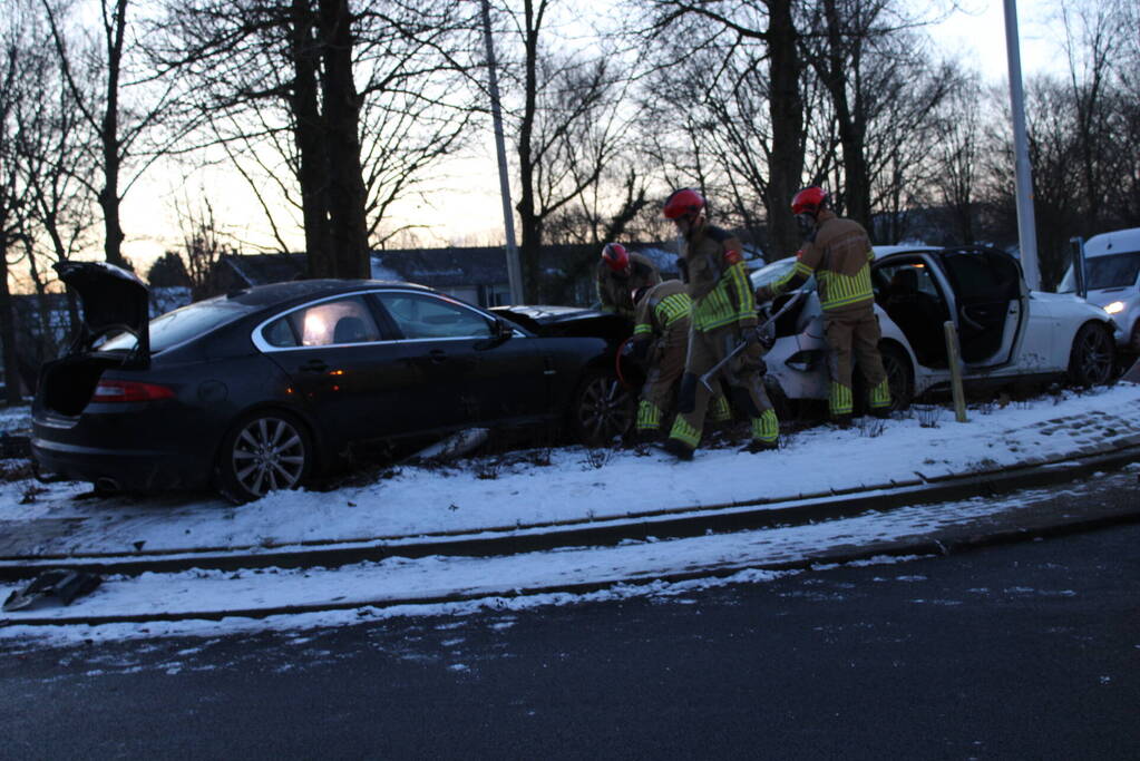 Gewonden bij ongeval op rotonde