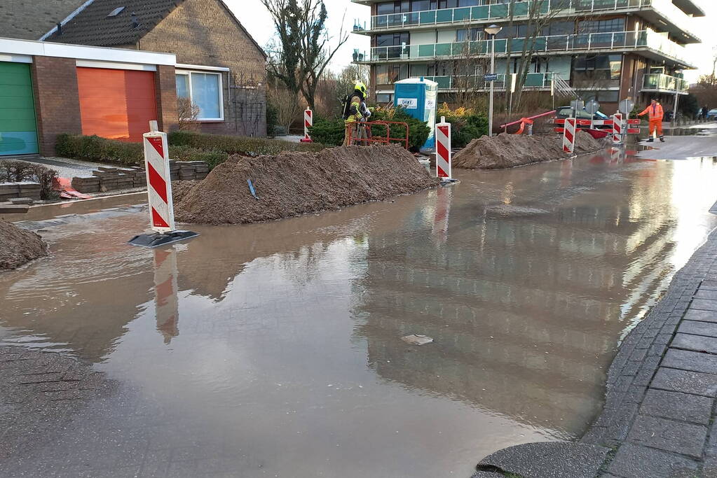 Gas en waterleidingbreuk zorgen voor gevaarlijke situatie