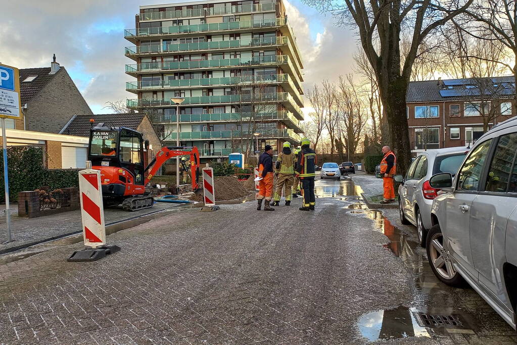 Gas en waterleidingbreuk zorgen voor gevaarlijke situatie