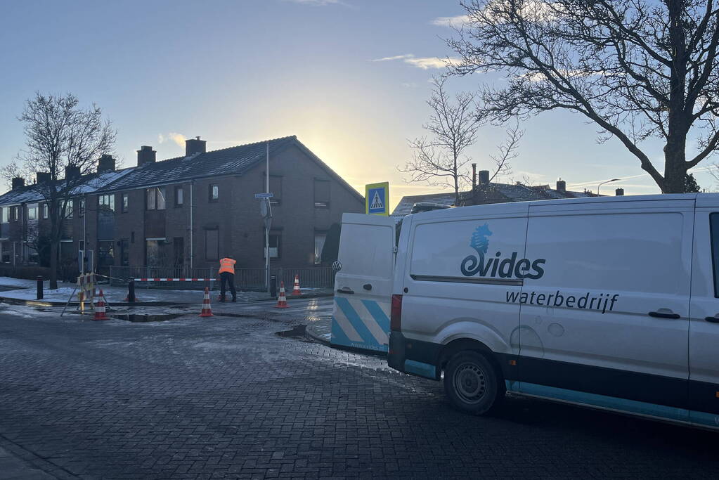 Straat afgezet vanwege waterleidingbreuk