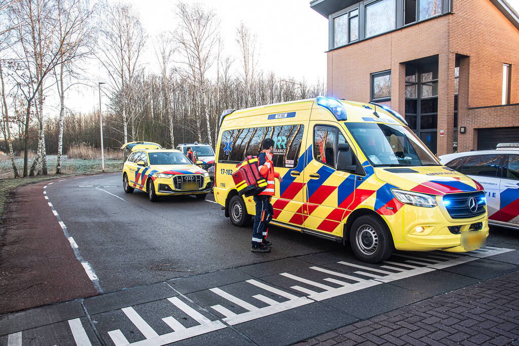 Zwaargewonde aangetroffen op straat