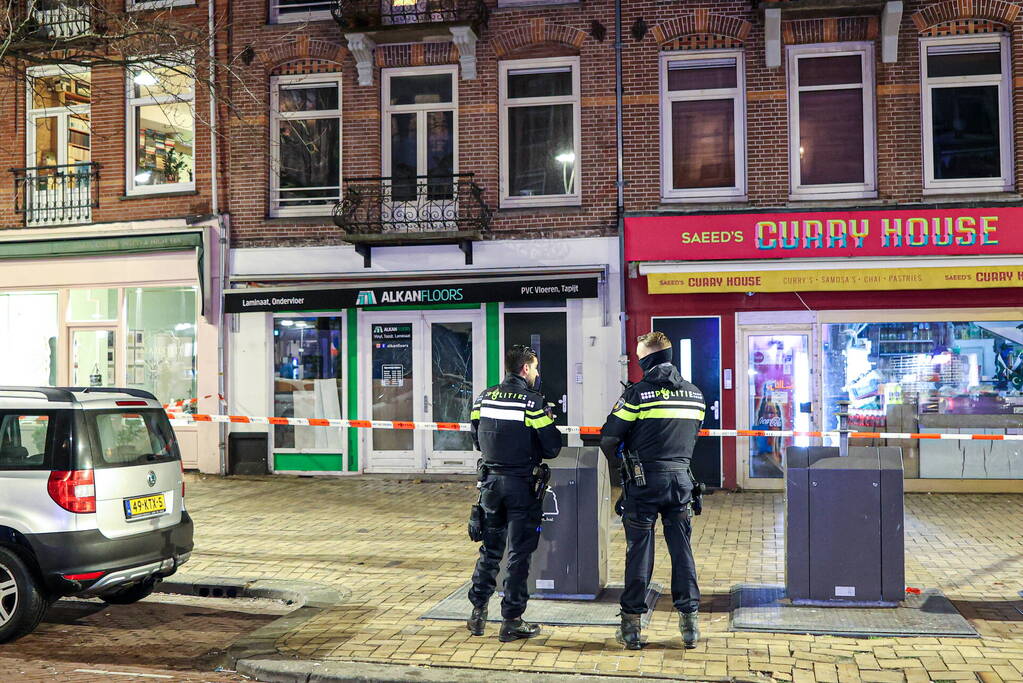 Flinke schade door explosie bij winkelpand