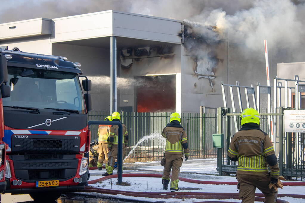 NL-alert voor grote brand in bedrijfspand