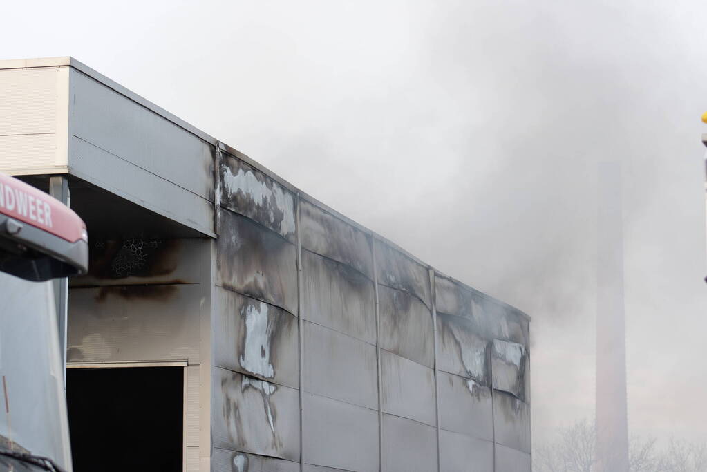 NL-alert voor grote brand in bedrijfspand