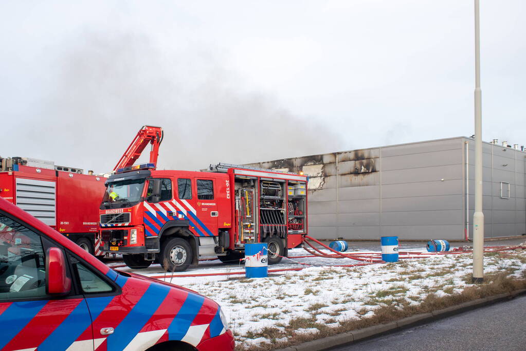 NL-alert voor grote brand in bedrijfspand