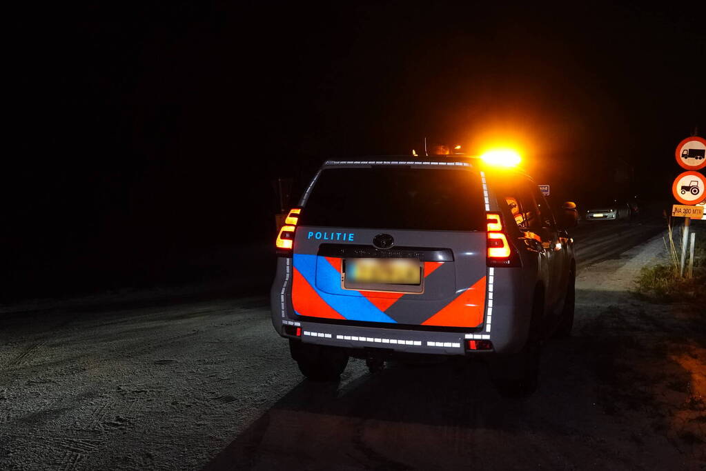 Auto belandt in sloot door gladheid