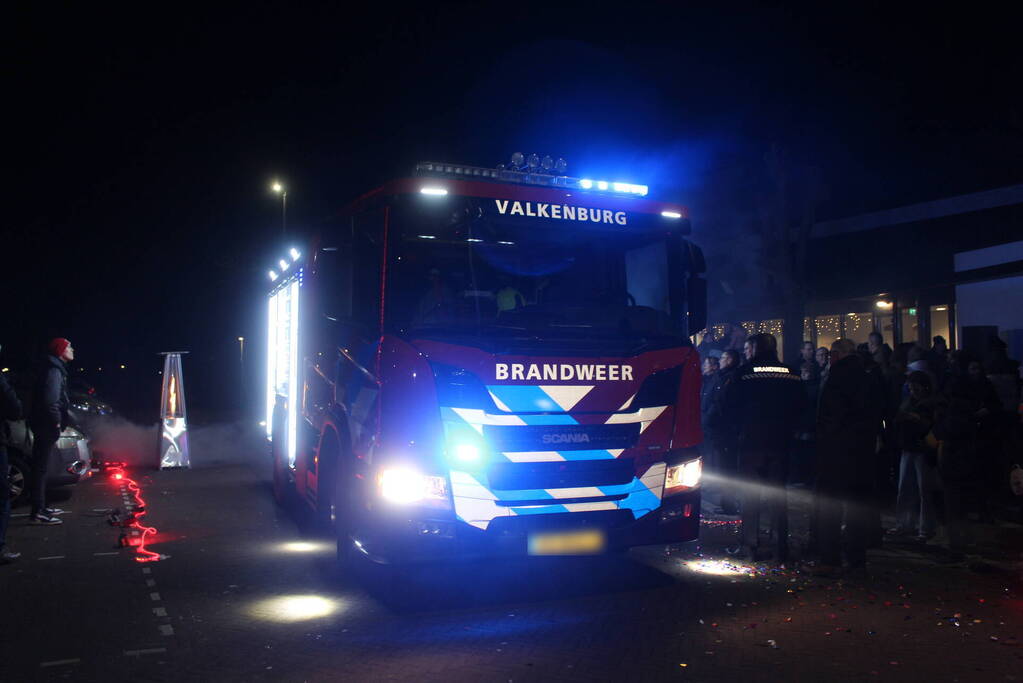 Officiële overdracht van nieuwe tankautospuit