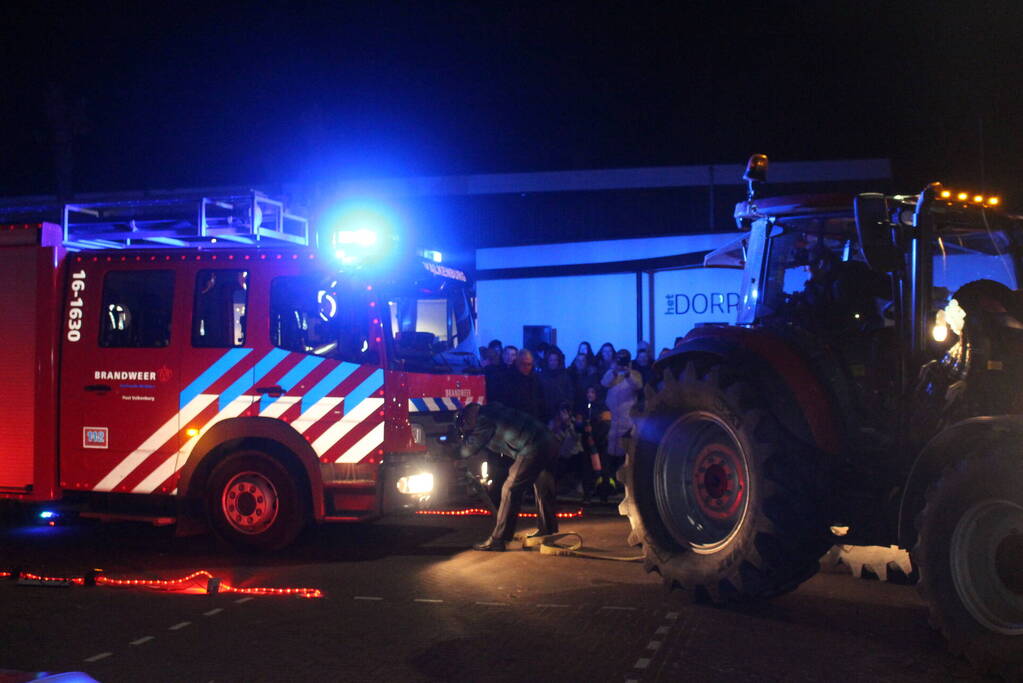 Officiële overdracht van nieuwe tankautospuit