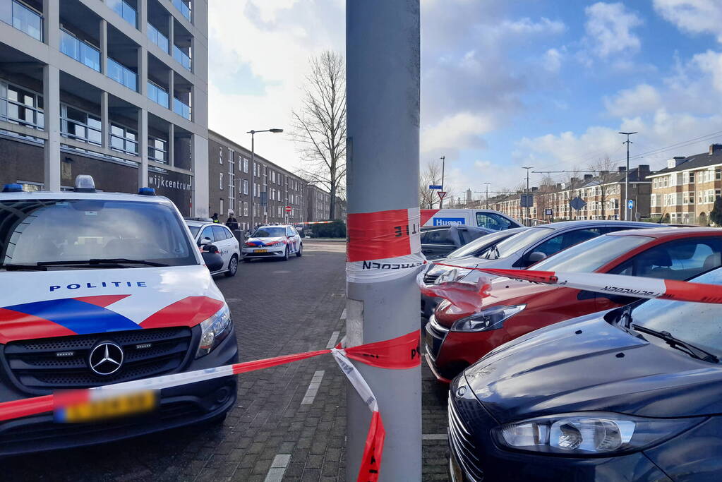 Overleden persoon aangetroffen in auto