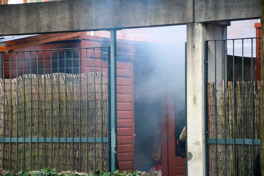Kortsluiting veroorzaakt felle brand in schuur