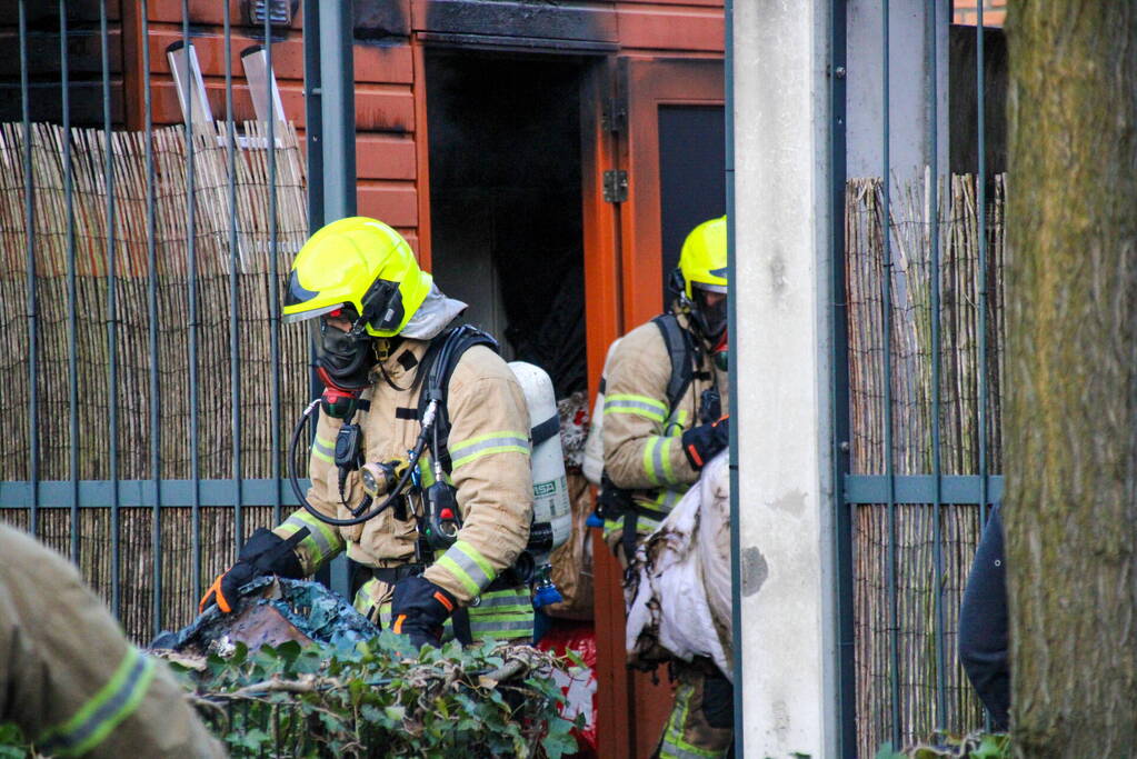 Kortsluiting veroorzaakt felle brand in schuur