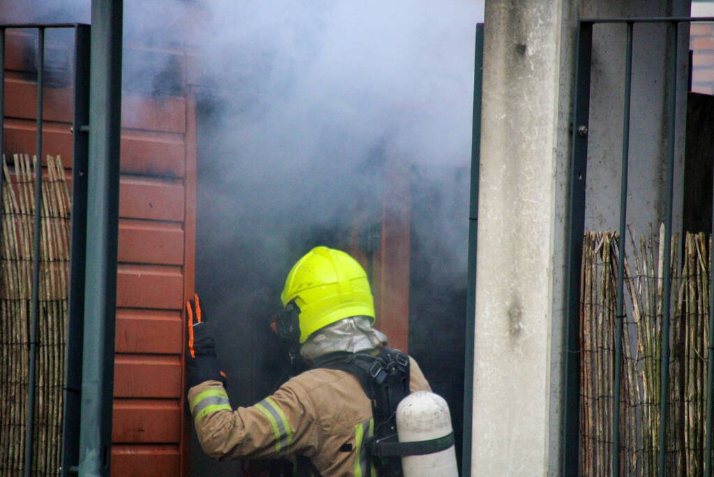 Kortsluiting veroorzaakt felle brand in schuur