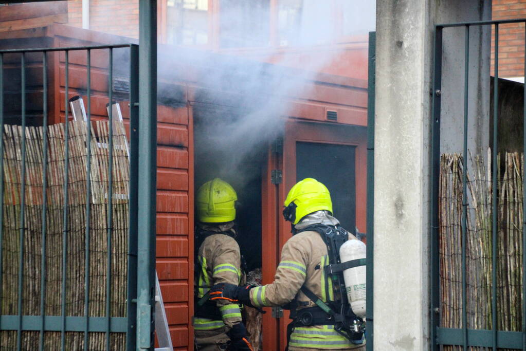 Kortsluiting veroorzaakt felle brand in schuur