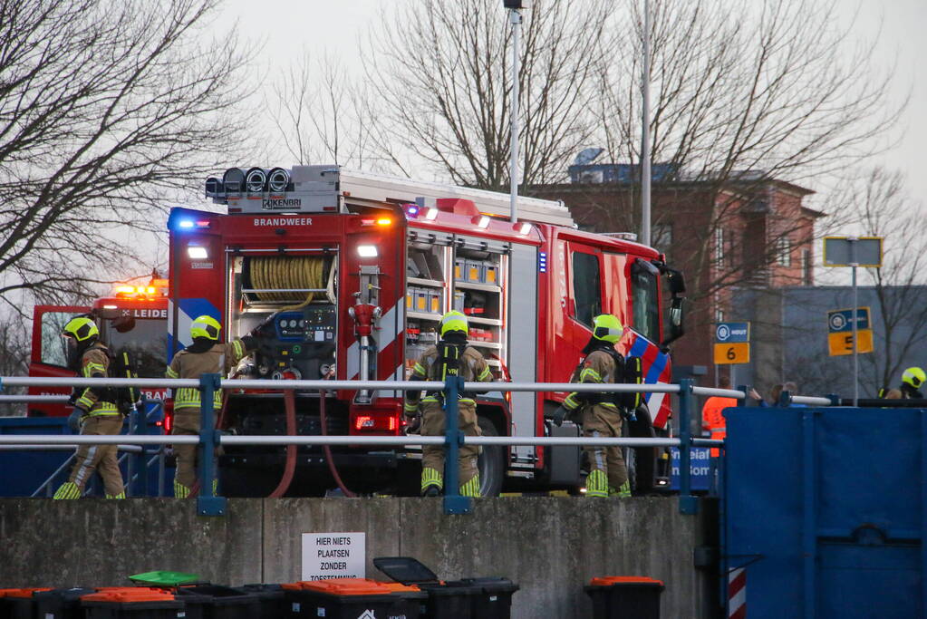 Brandweer ingezet voor brandende container in milieustraat