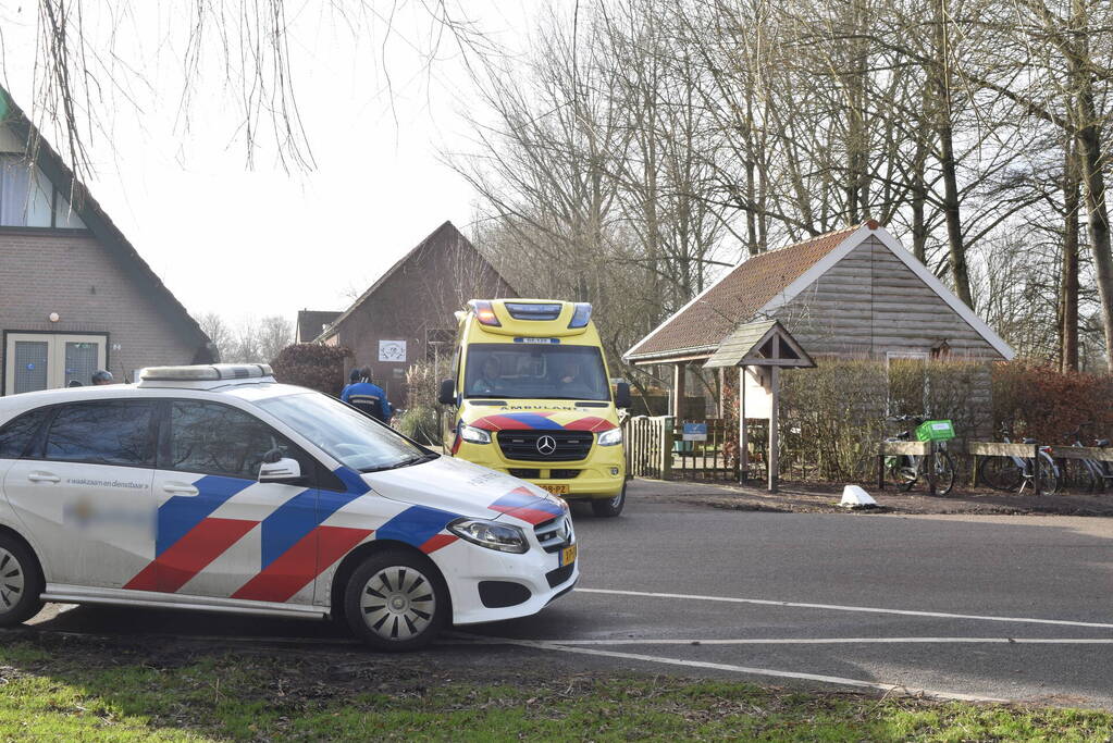 Peuter per traumaheli naar ziekenhuis na te water raking