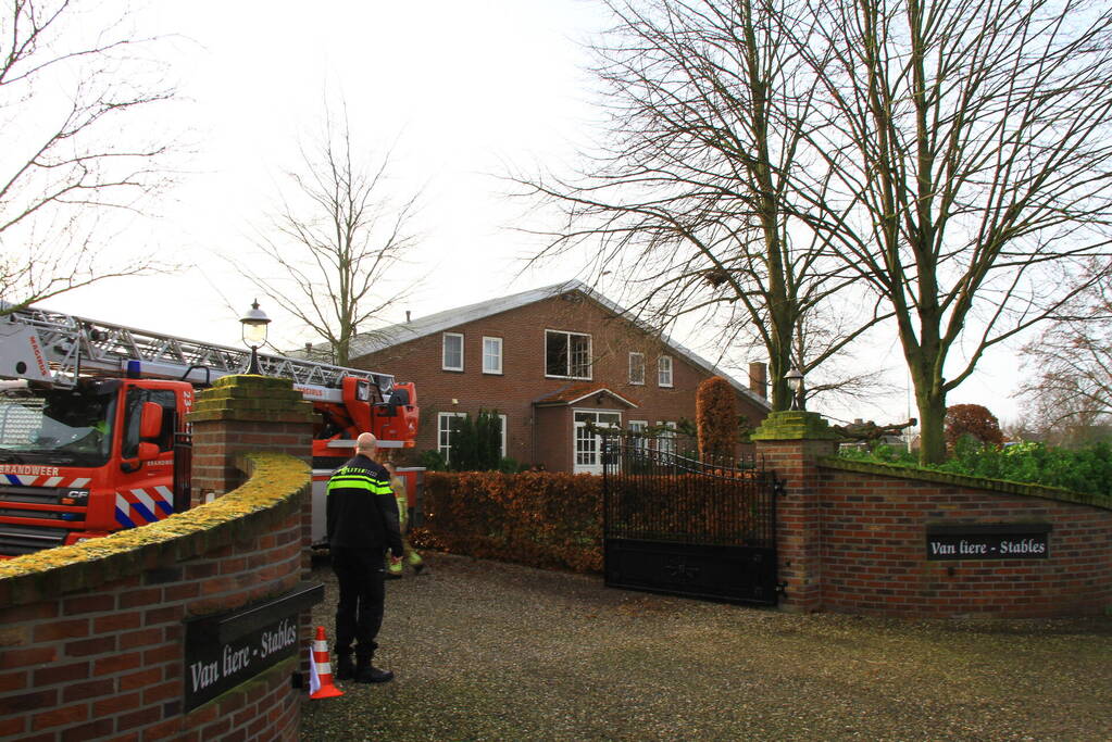 Onderzoek naar aantreffen gewonde bij manege