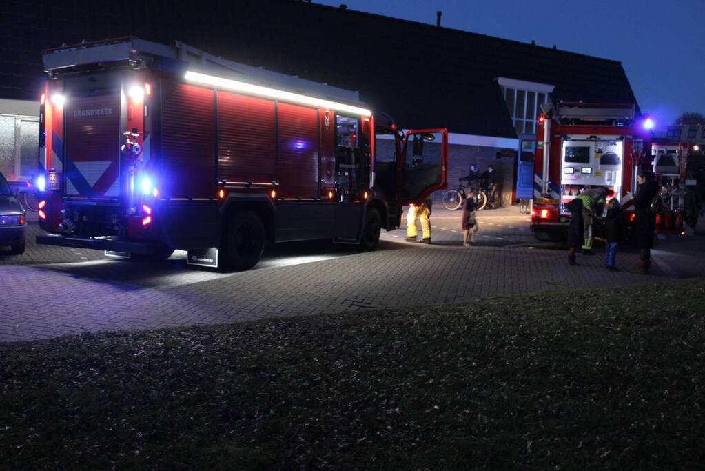 Container op schoolterrein afgebrand