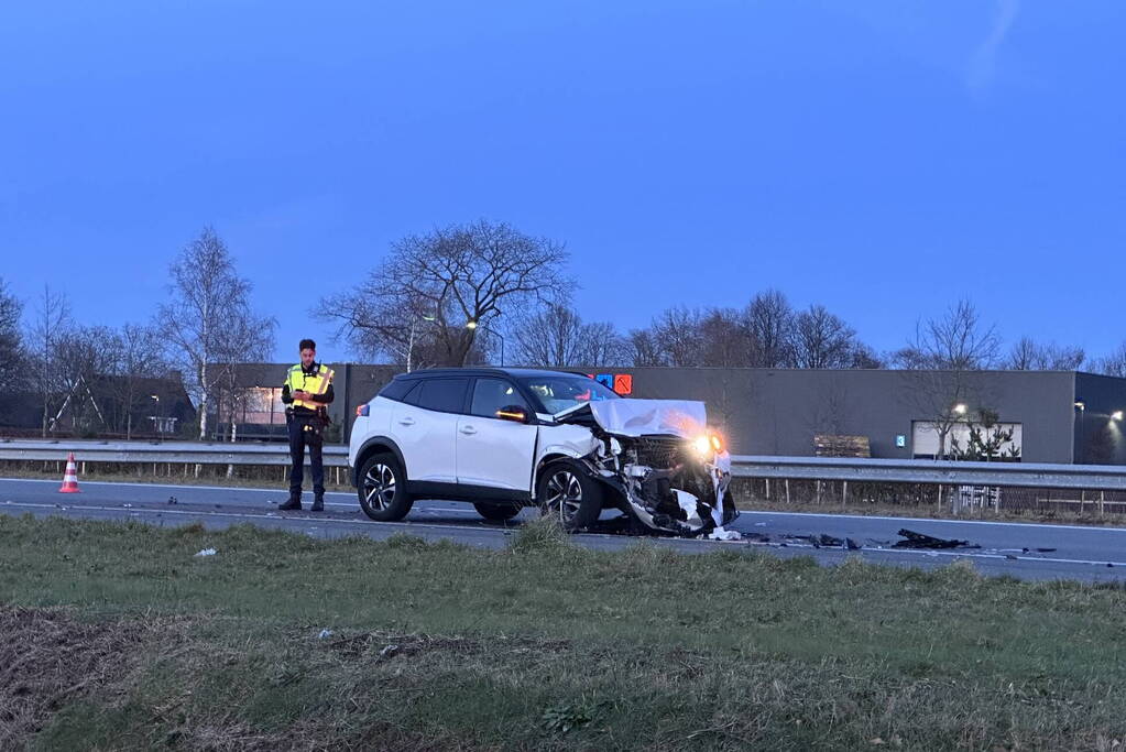Snelweg dicht vanwege ongeval met meerdere voertuigen