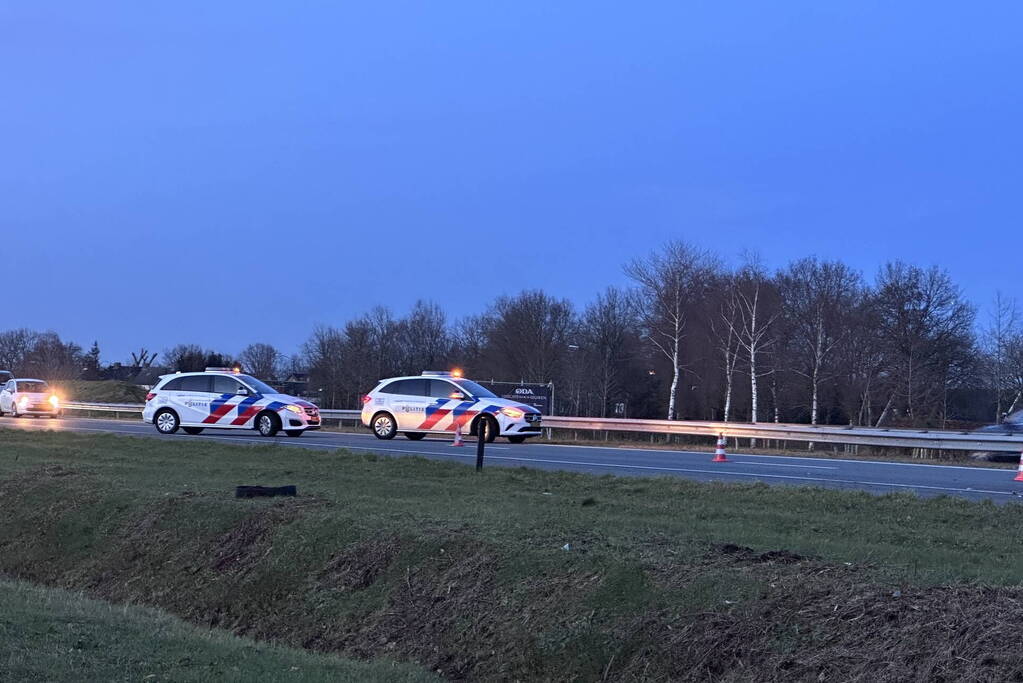 Snelweg dicht vanwege ongeval met meerdere voertuigen