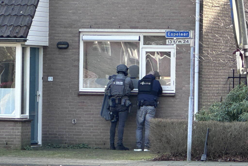 Politie sluit wijk af voor persoon met onbegrepen gedrag