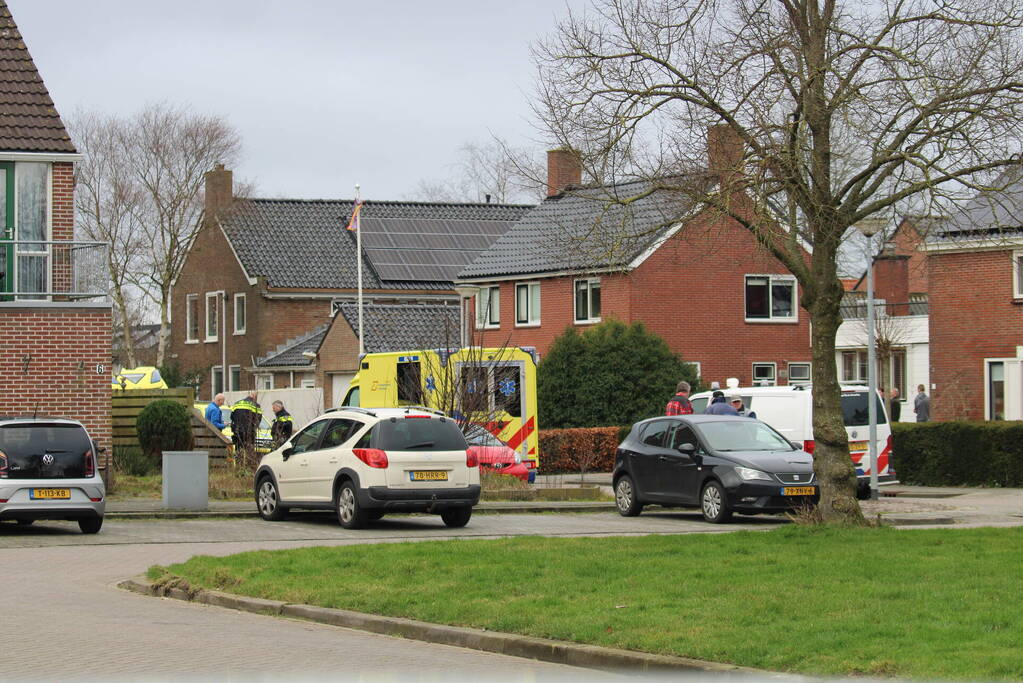 Zwaargewonde bij steekpartij in tuin