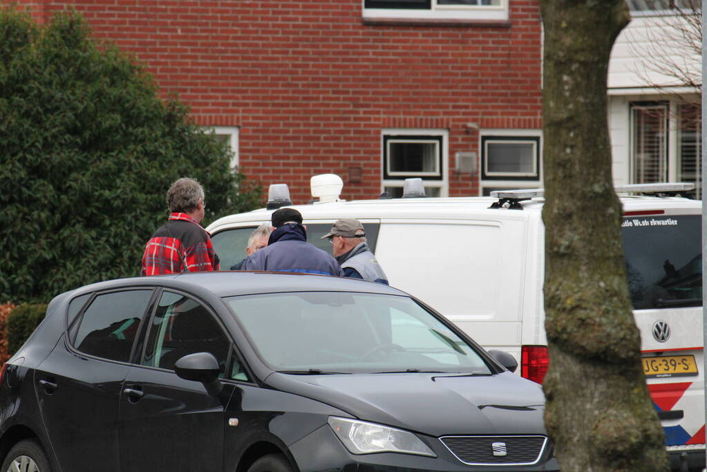 Zwaargewonde bij steekpartij in tuin