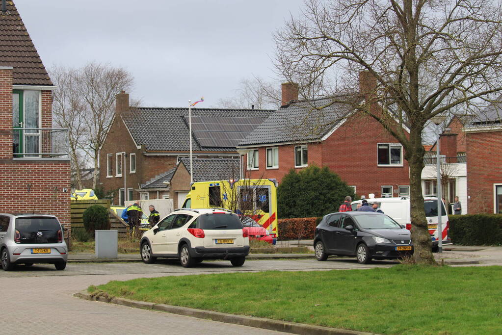 Zwaargewonde bij steekpartij in tuin