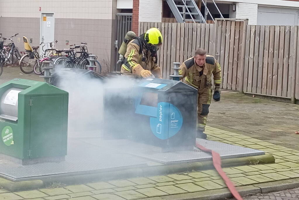Veel rook bij brand in ondergrondse container