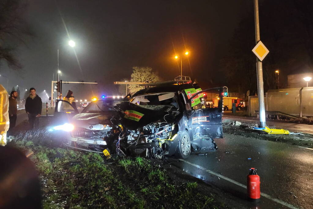 Meerdere voertuigen betrokken bij ernstig ongeval