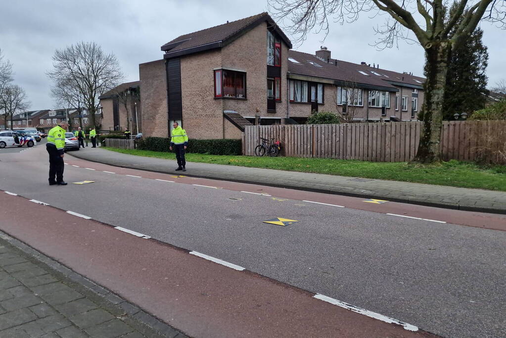 Persoon op speedpedelec gewond bij botsing met auto