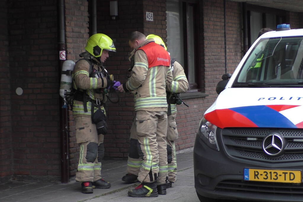 Aanhouding na aantreffen mogelijk drugslab in flat