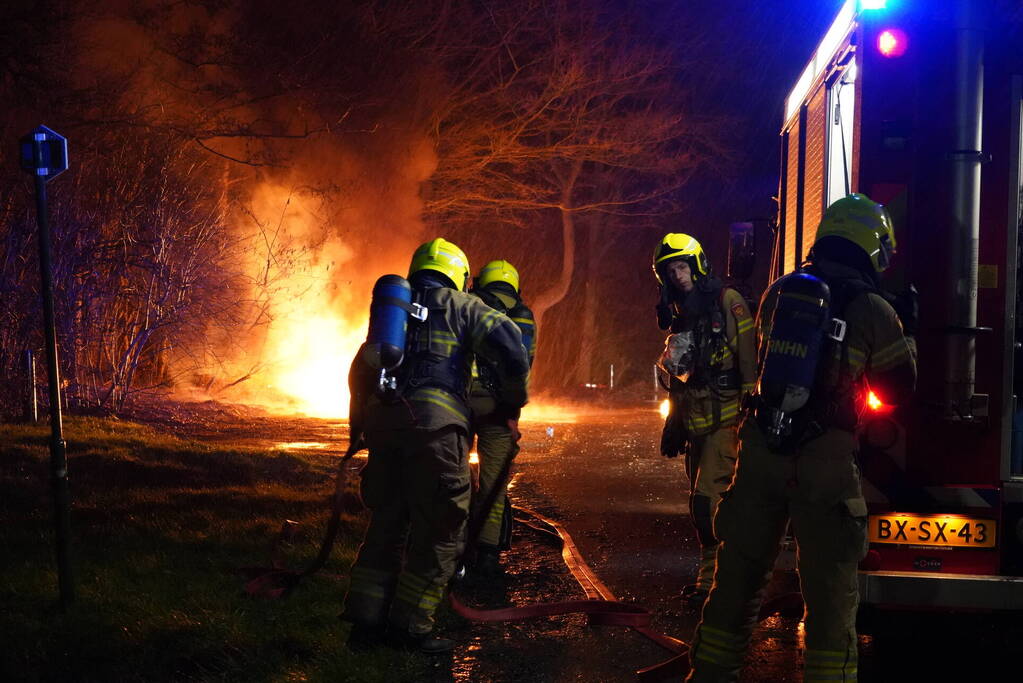 Auto volledig verwoest door brand