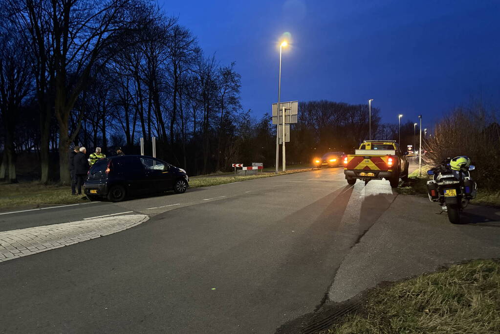 Schade bij ongeval tussen auto en kleine vrachtwagen