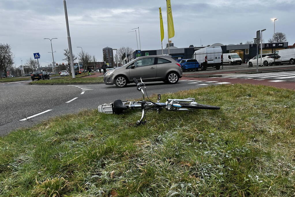 Fietser aangereden op oversteekplaats