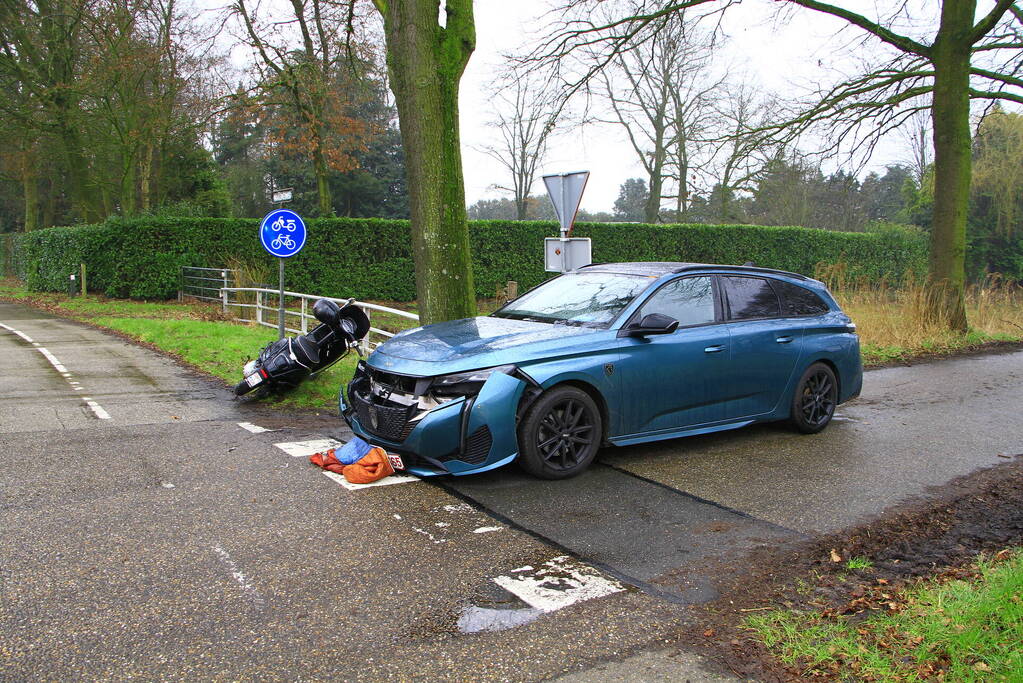 Flinke schade bij ongeval met scooter