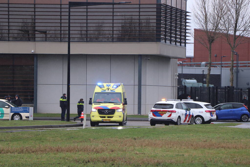 Flinke rookontwikkeling bij grote brand in bedrijfspand