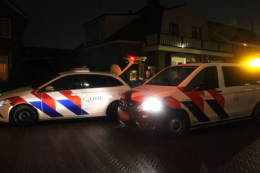 Scooterrijder botst op boom