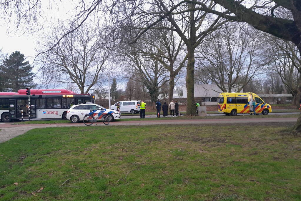 Fietser overleden bij aanrijding met lijnbus