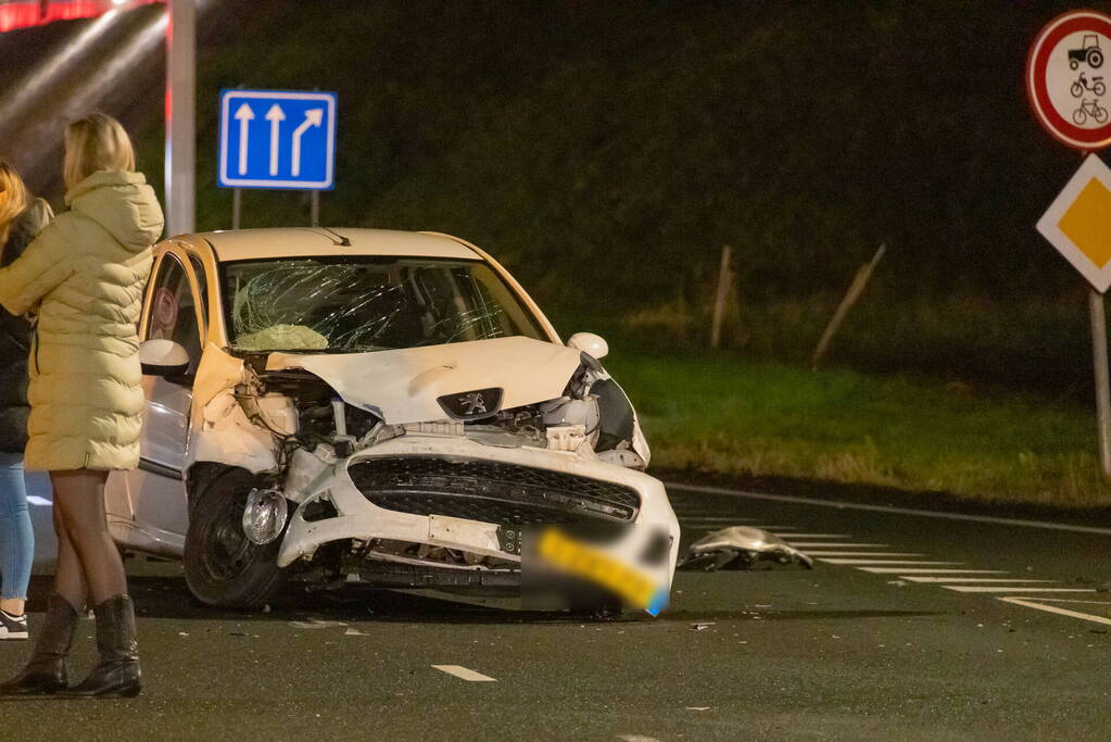 Veel schade bij botsing op kruising