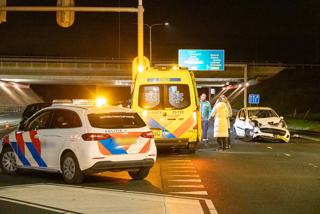 Veel schade bij botsing op kruising