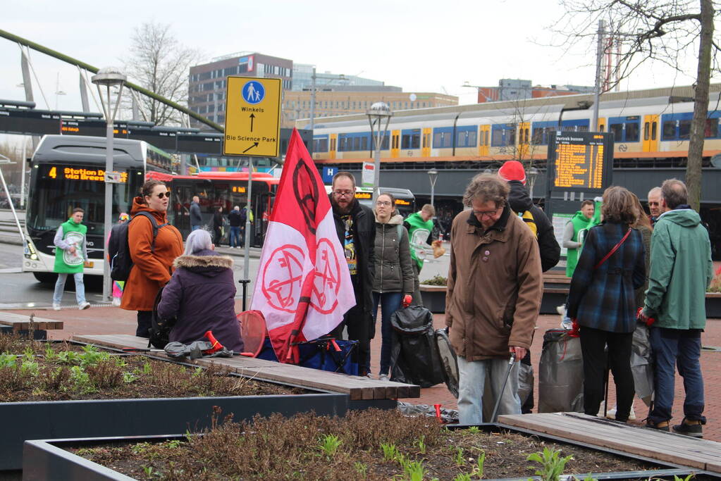 Schoonmaakactie door extinction rebellion