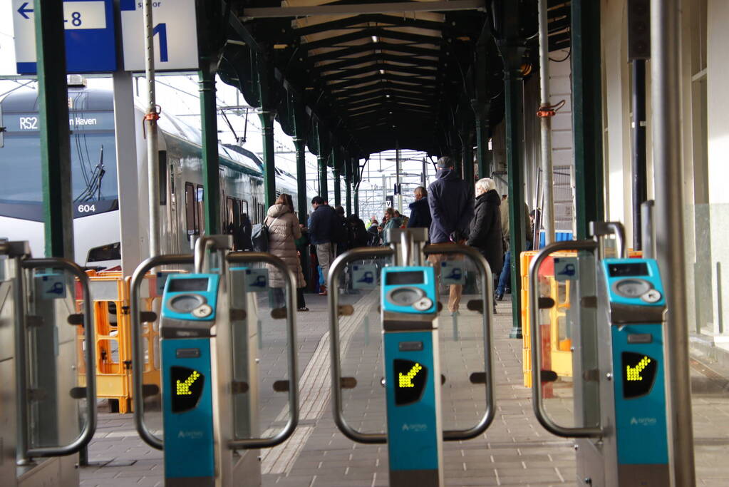 Geen treinverkeer en spoorweg geblokkeerd door stroomstoring