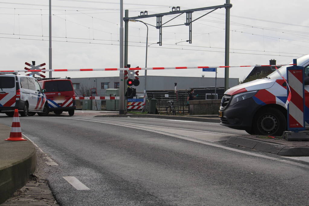 Treinverkeer gestremd en overgang gesloten na ongeval